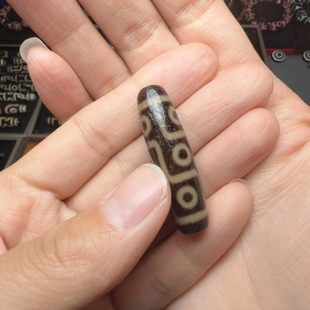 玛瑙/玉髓颈饰未镶嵌德**布