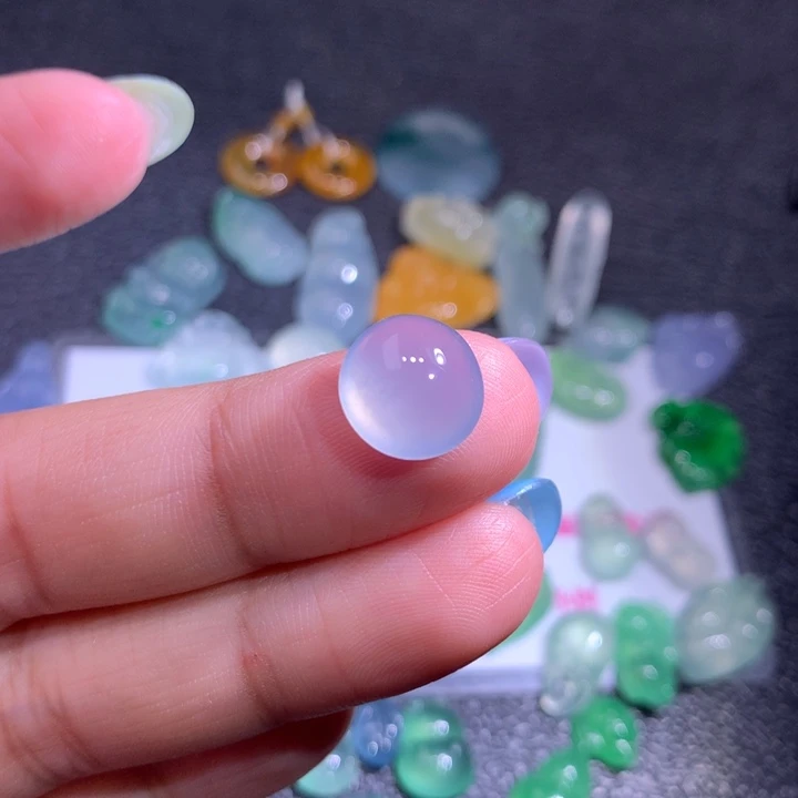 翡翠颈饰未镶嵌翡翠