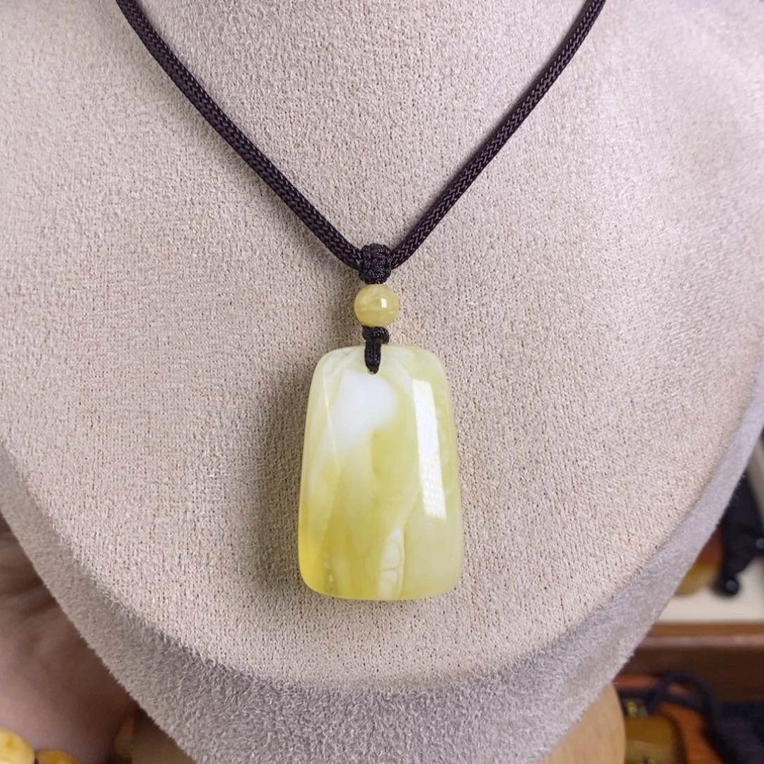 蜜蜡裸石未镶嵌大漠