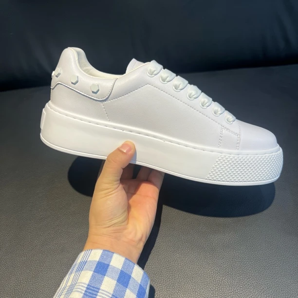 百搭时尚男士四季白色休闲板鞋小白鞋潮流极简风系带时尚百搭韩版