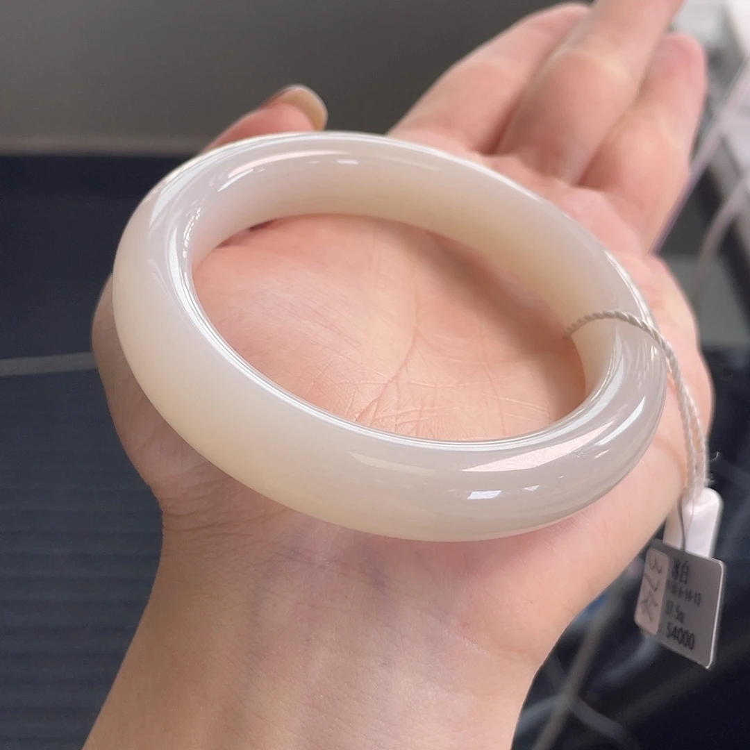 和田玉未镶嵌手镯藕粉老料