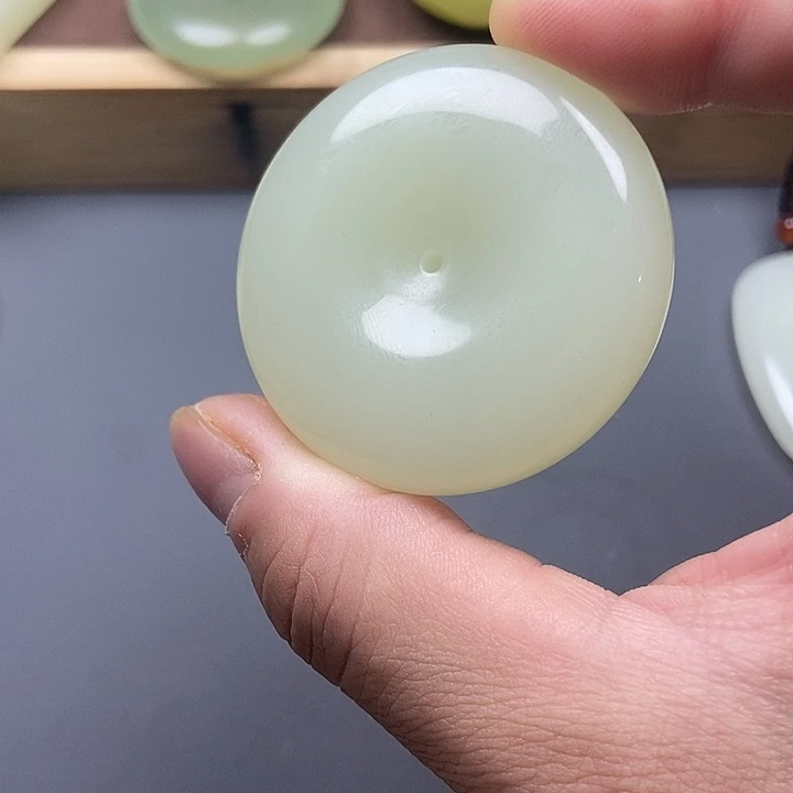 和田玉（糖玉）未镶嵌颈饰