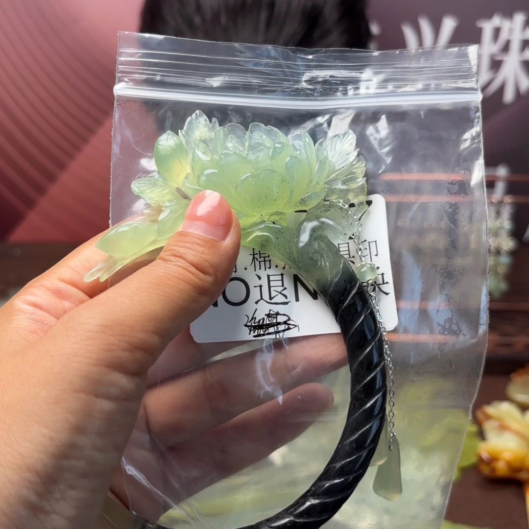 一***瑰蛇纹石玉未镶嵌发饰