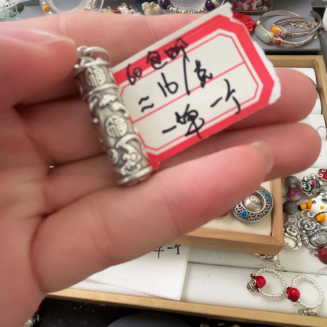 吊坠足银珐琅福在眼前