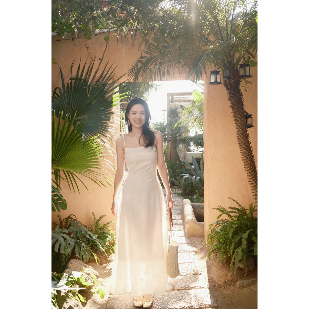 48H【 洱海日记 】 加长法式重工立体蝴蝶A字收腰吊带连衣裙SP053