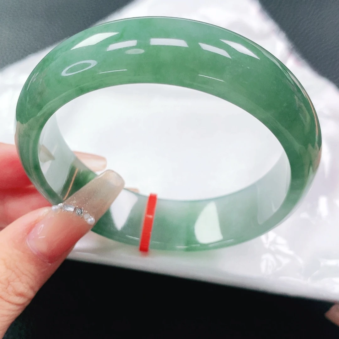 翡翠手镯未镶嵌58圈