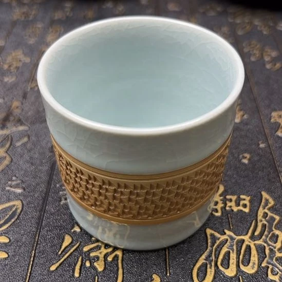 汝瓷月白仿古釉重工跳刀直筒杯