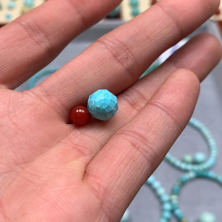 南红玛瑙配饰未镶嵌