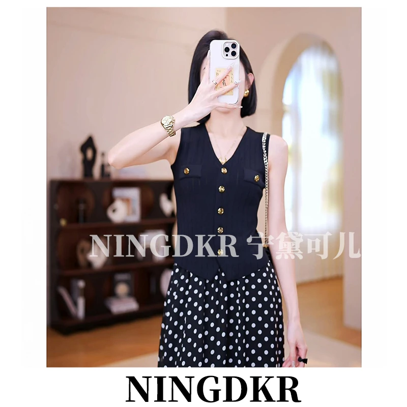 黛B10349小香风气质显瘦V领针织背心马甲女单排扣无袖开衫上衣