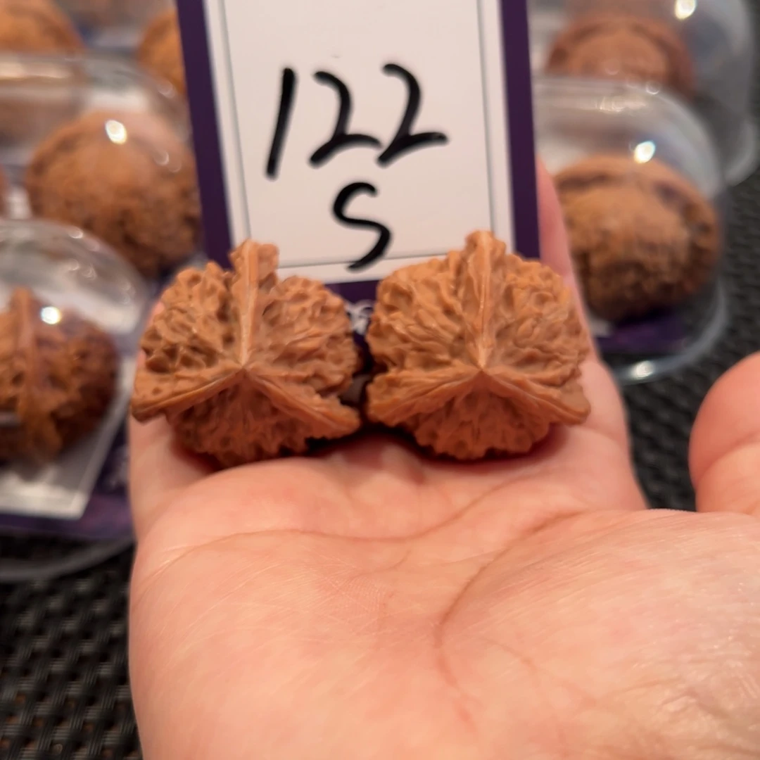 文玩核桃吊坠122号盘山正奔36