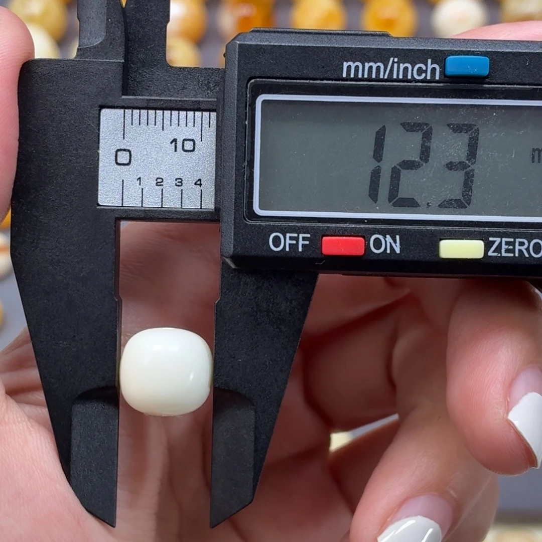 琥珀未镶嵌裸石12.3mm