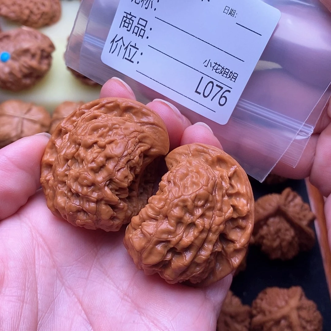 Z***T桃核把件半壁座山雕