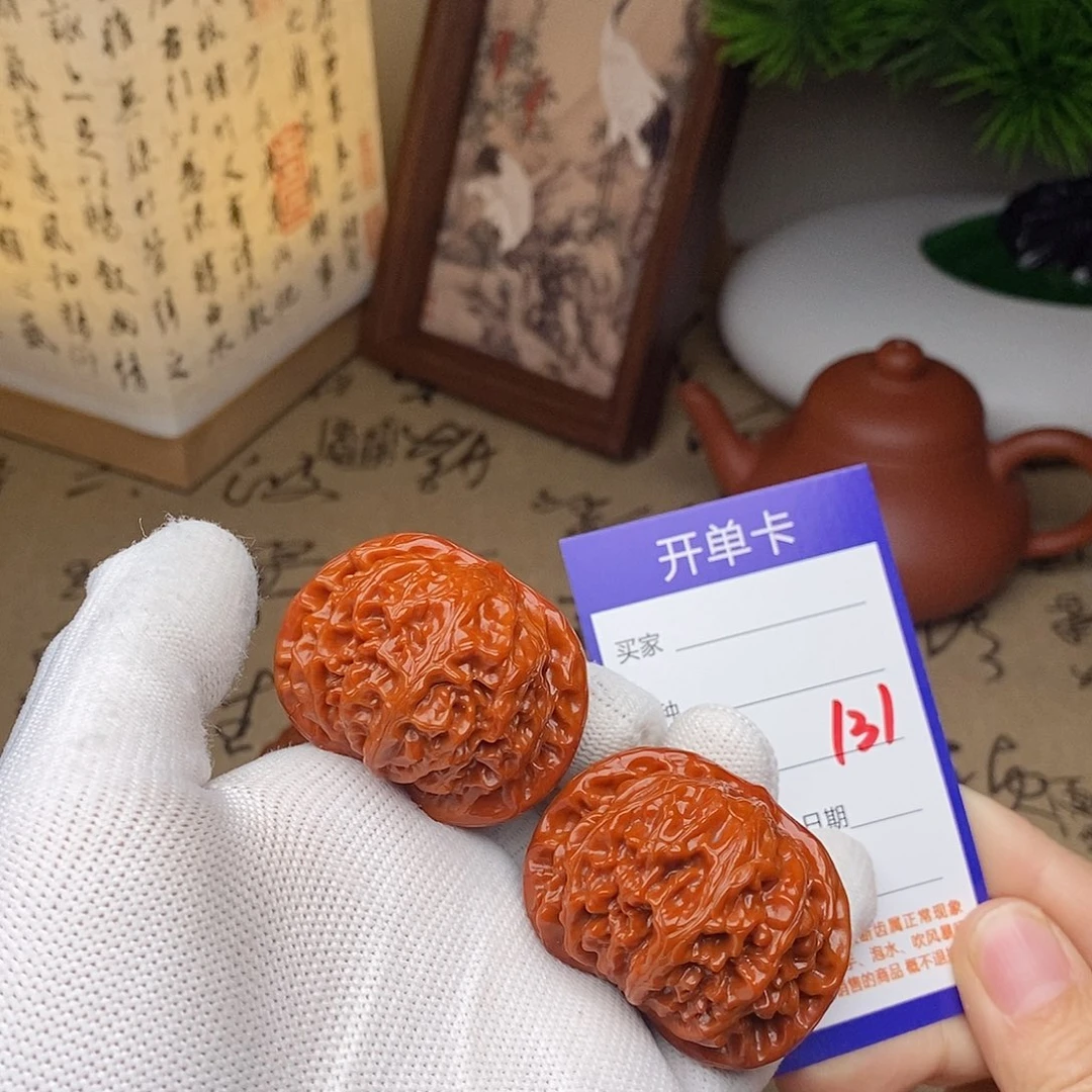 文玩核桃把件45红灯131