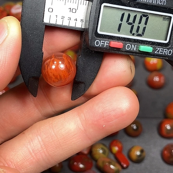 南红玛瑙未镶嵌车挂