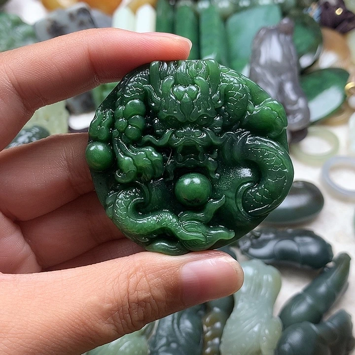 时***样颈饰未镶嵌和田玉