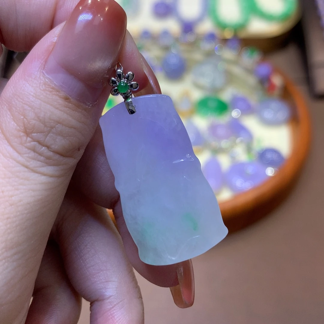 翡翠18K金镶嵌吊坠(不含链)缅甸天然A货翡翠