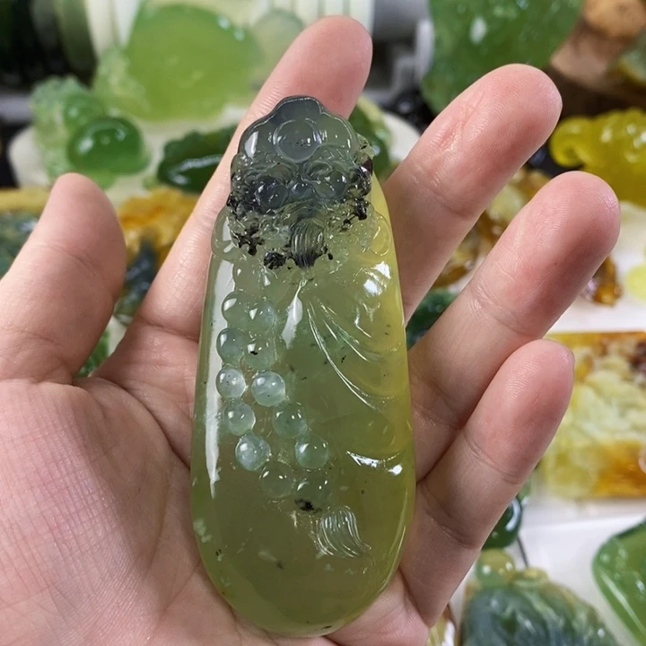 未镶嵌岫玉手把件