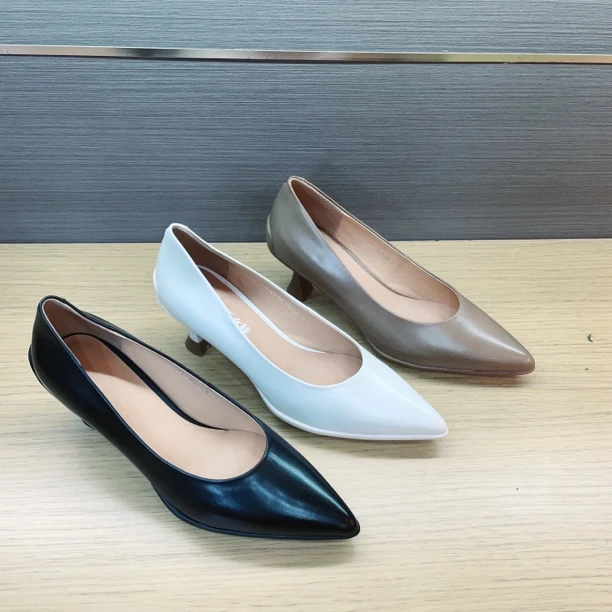 9668-1尖头粗跟气质羊皮时尚单鞋女