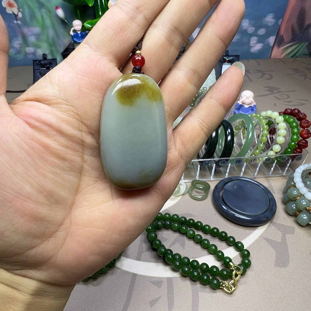 和田玉（糖玉）未镶嵌颈饰和田玉新疆且末料糖白平安无事牌3×5×1