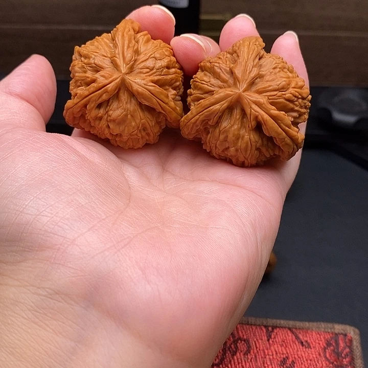 一***米把件文玩核桃白奔