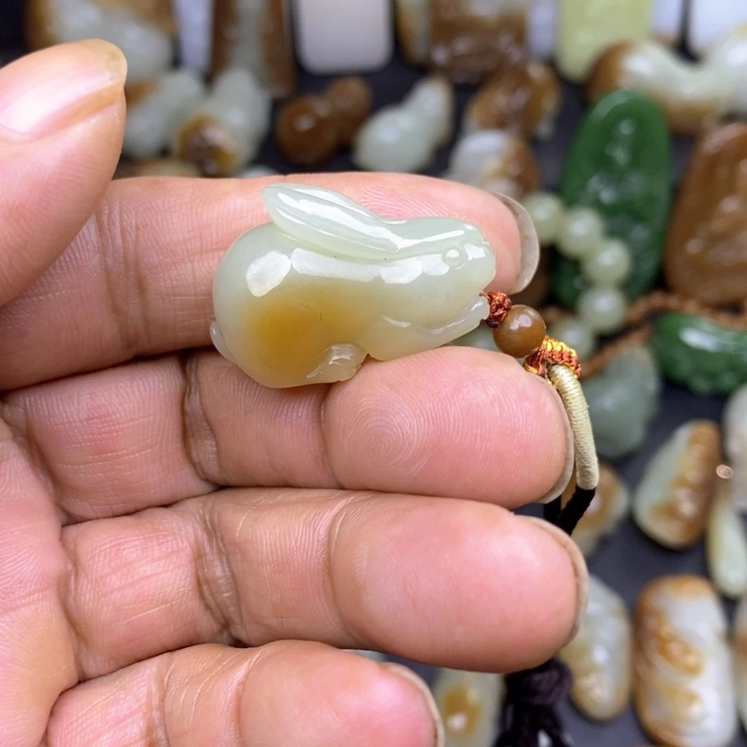 颈饰未镶嵌和田玉