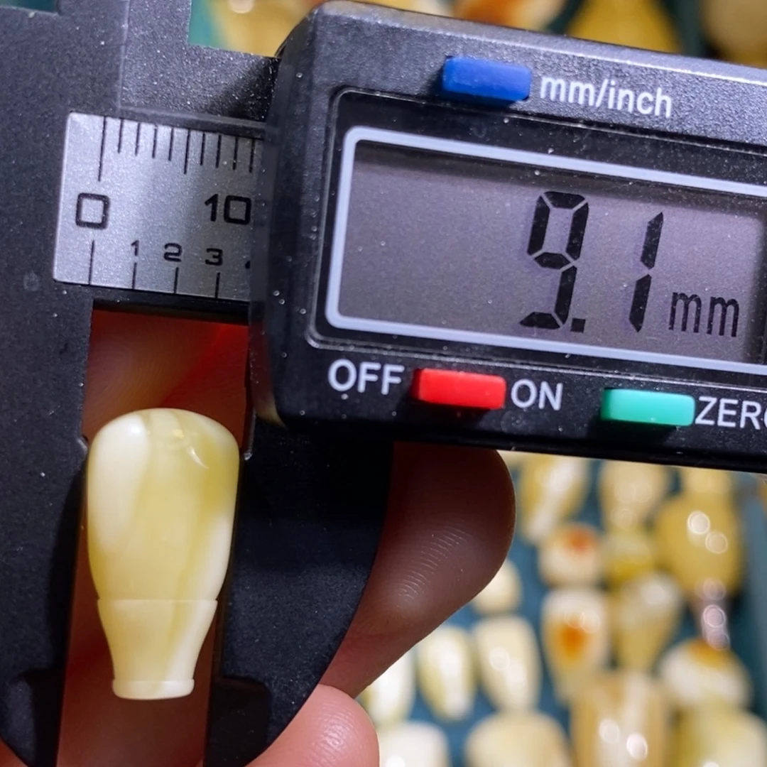 蜜蜡未镶嵌裸石配饰