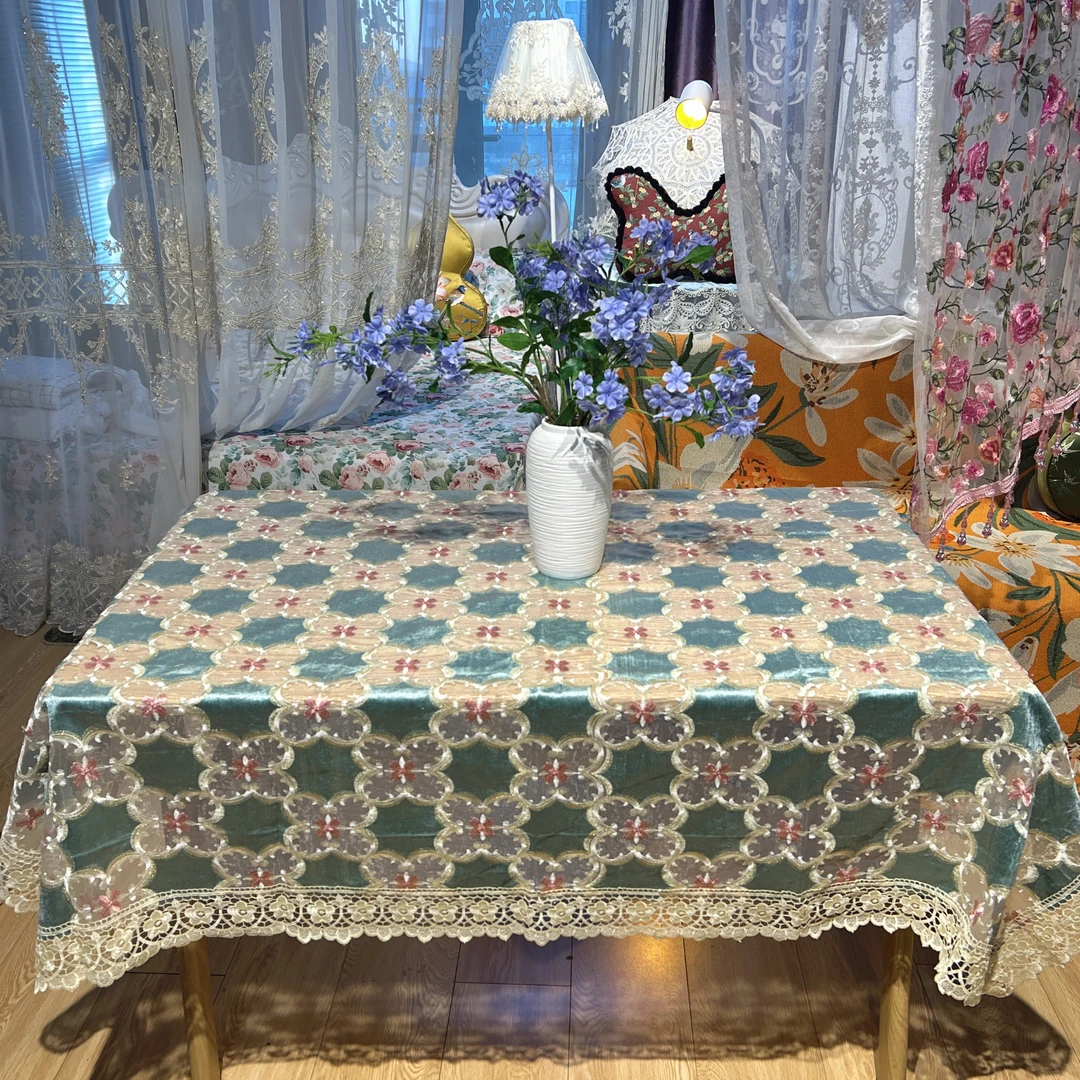 DY041-2玻璃纱（130*180cm）孔雀蓝底色四叶花多功能桌布