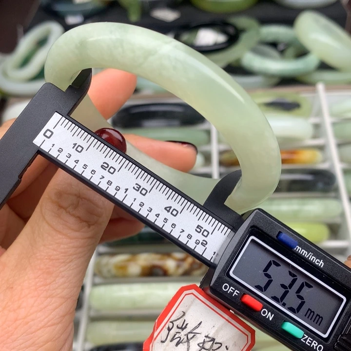 蛇纹石玉未镶嵌手镯642