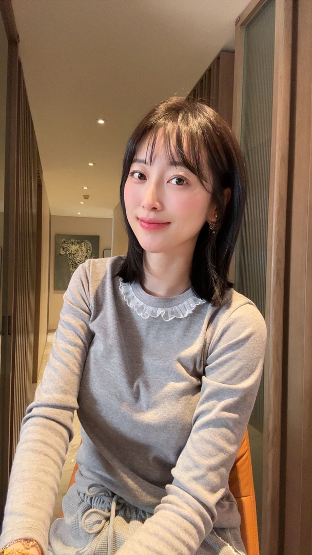 【张静芝】木耳蕾丝花边长袖T恤