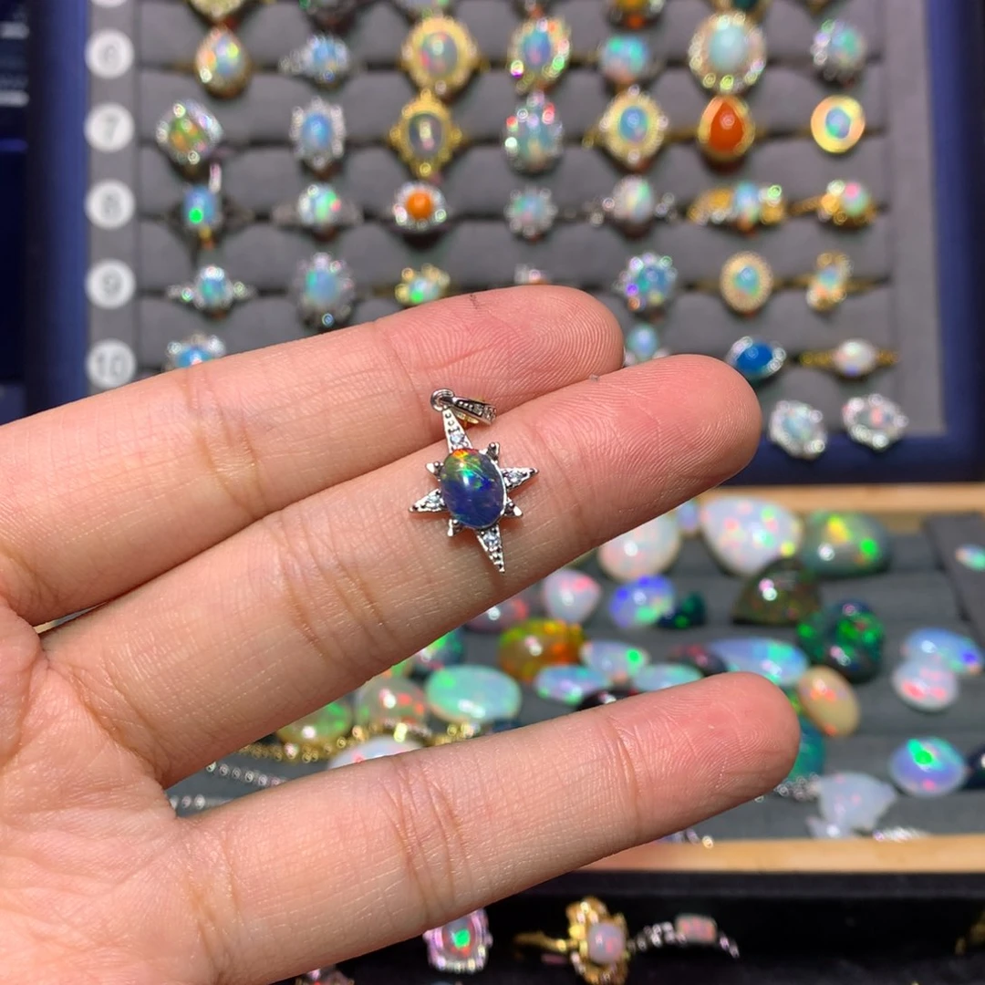 银S925镶嵌欧泊吊坠兔****?