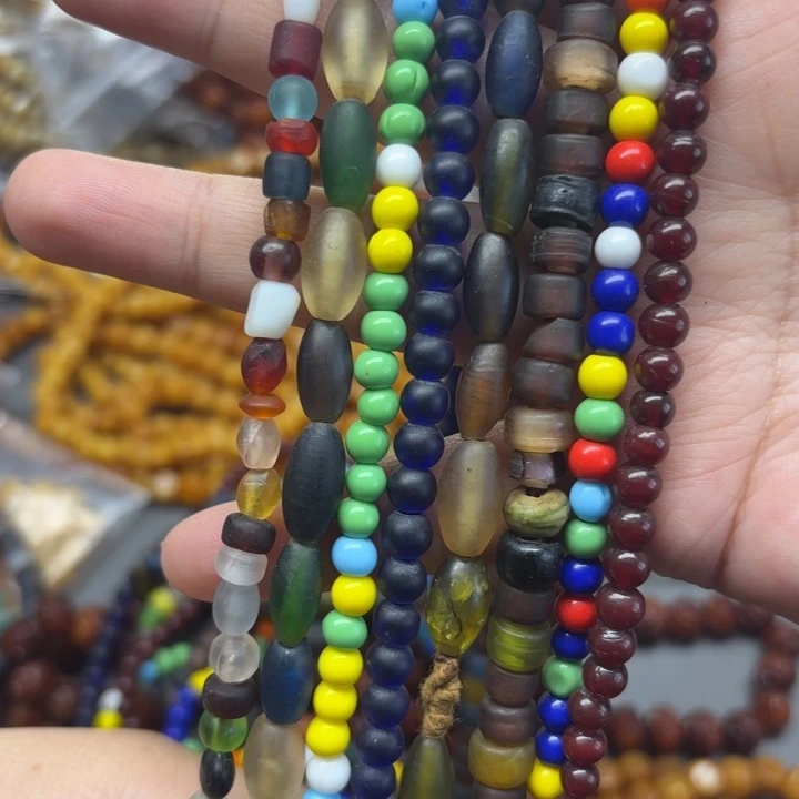 颈饰玻璃一条福利，喊我选