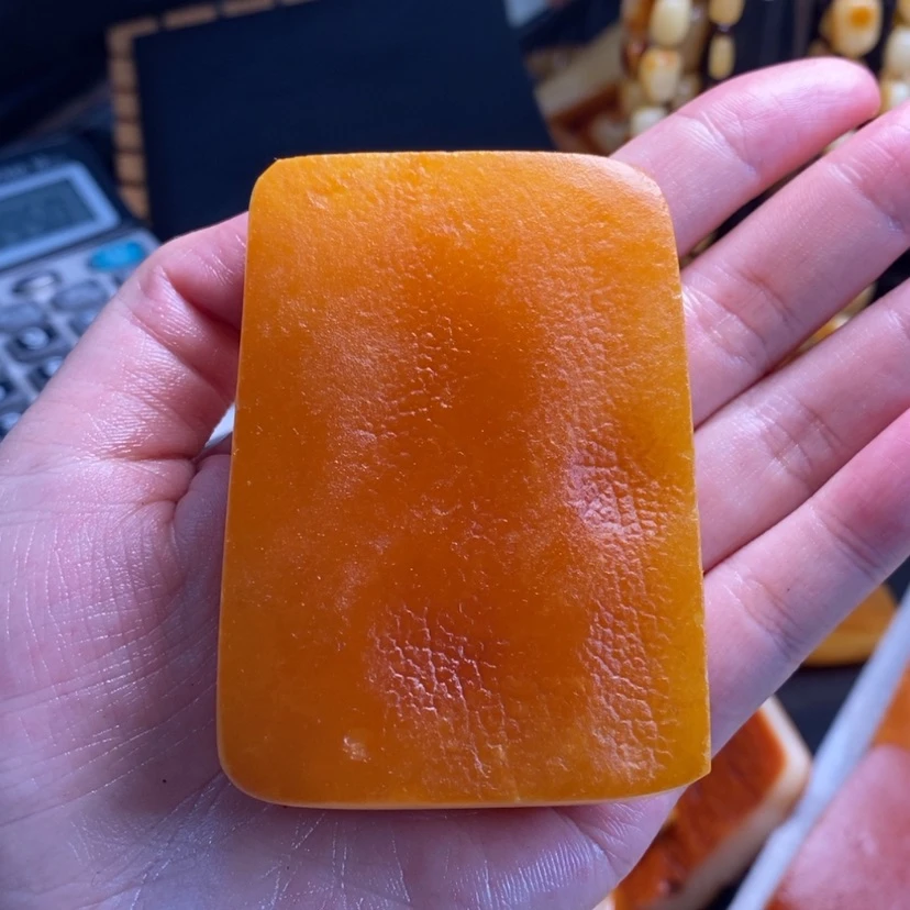 【闪购商品】定制琥珀H**c裸石，。
