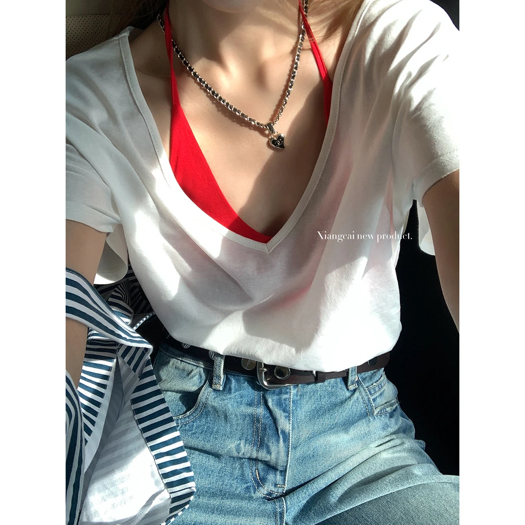 香菜不加辣 5/28晚8点【微醺白调】莱赛尔宽松V领短袖T恤