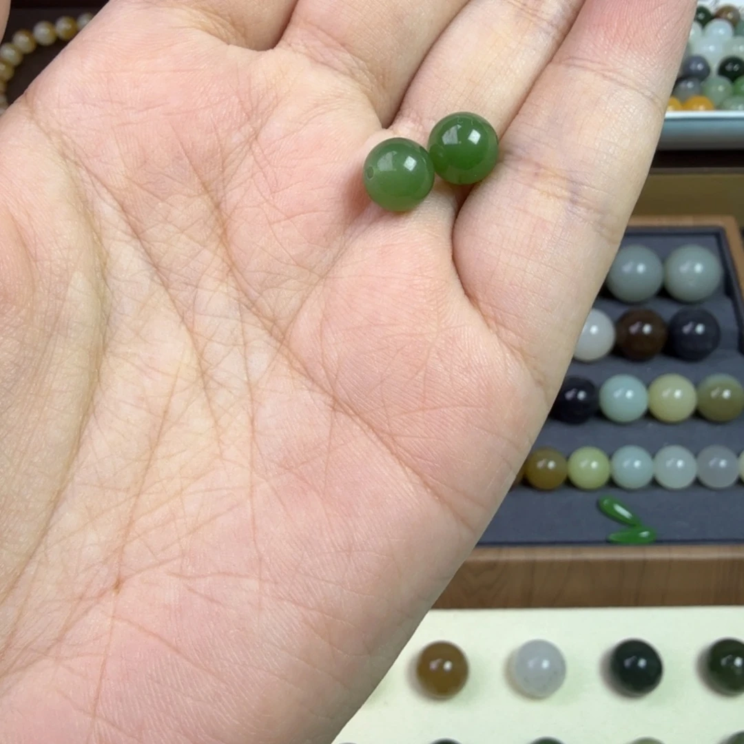 和田玉未镶嵌珠宝半成品卡八碧玉单珠一对