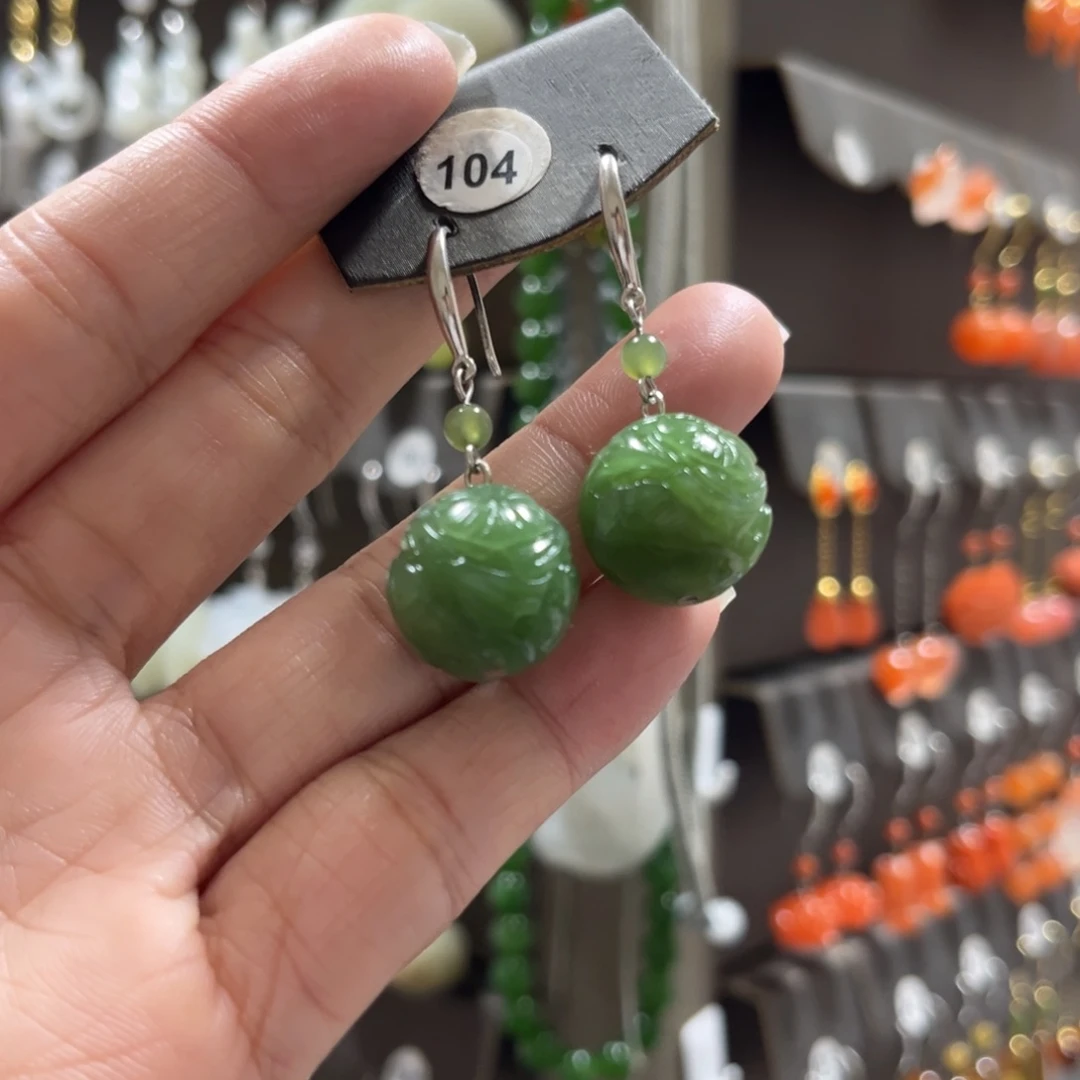 小***儿和田玉银S925镀金镶嵌耳饰