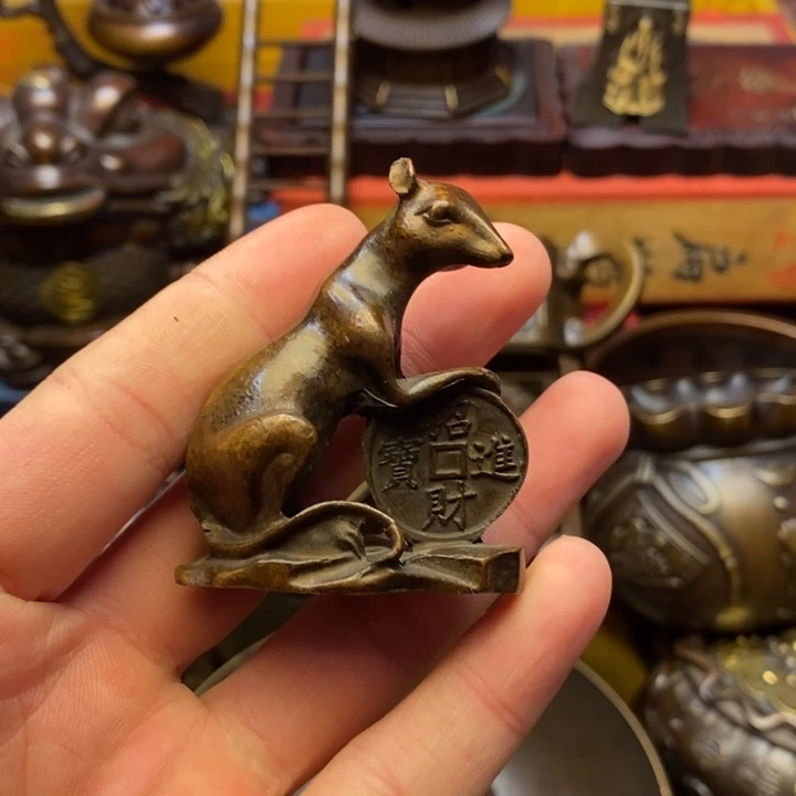 铜器摆件做工精良