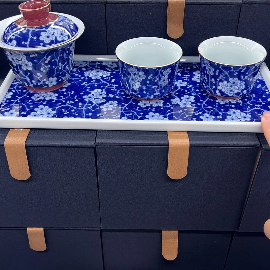 青花釉下彩手绘盖碗