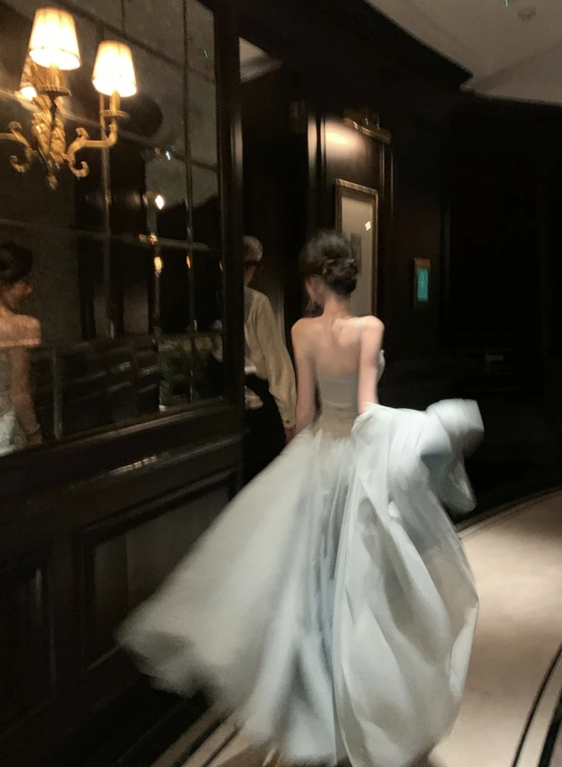 【纤骨手术刀】 钻链双肩带大摆吊带连衣裙+披肩 套装