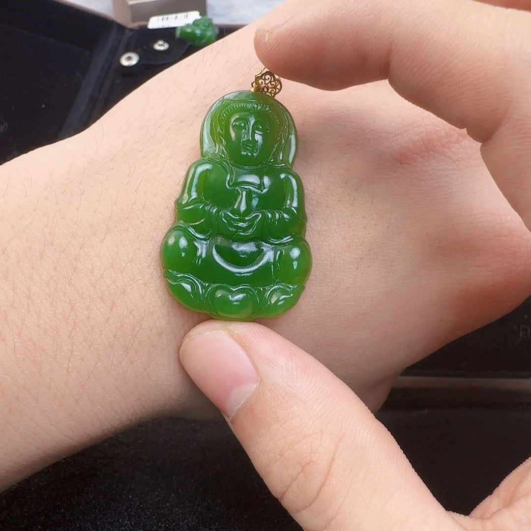 颈饰18K金镶嵌和田玉