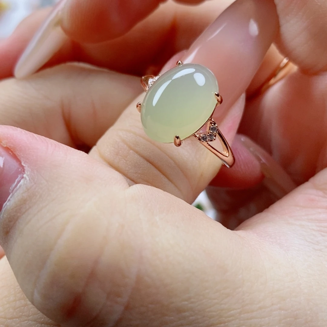 未镶嵌戒指和田玉