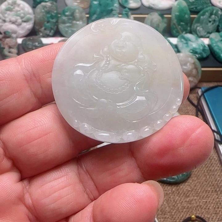 咸***闲独山玉未镶嵌颈饰