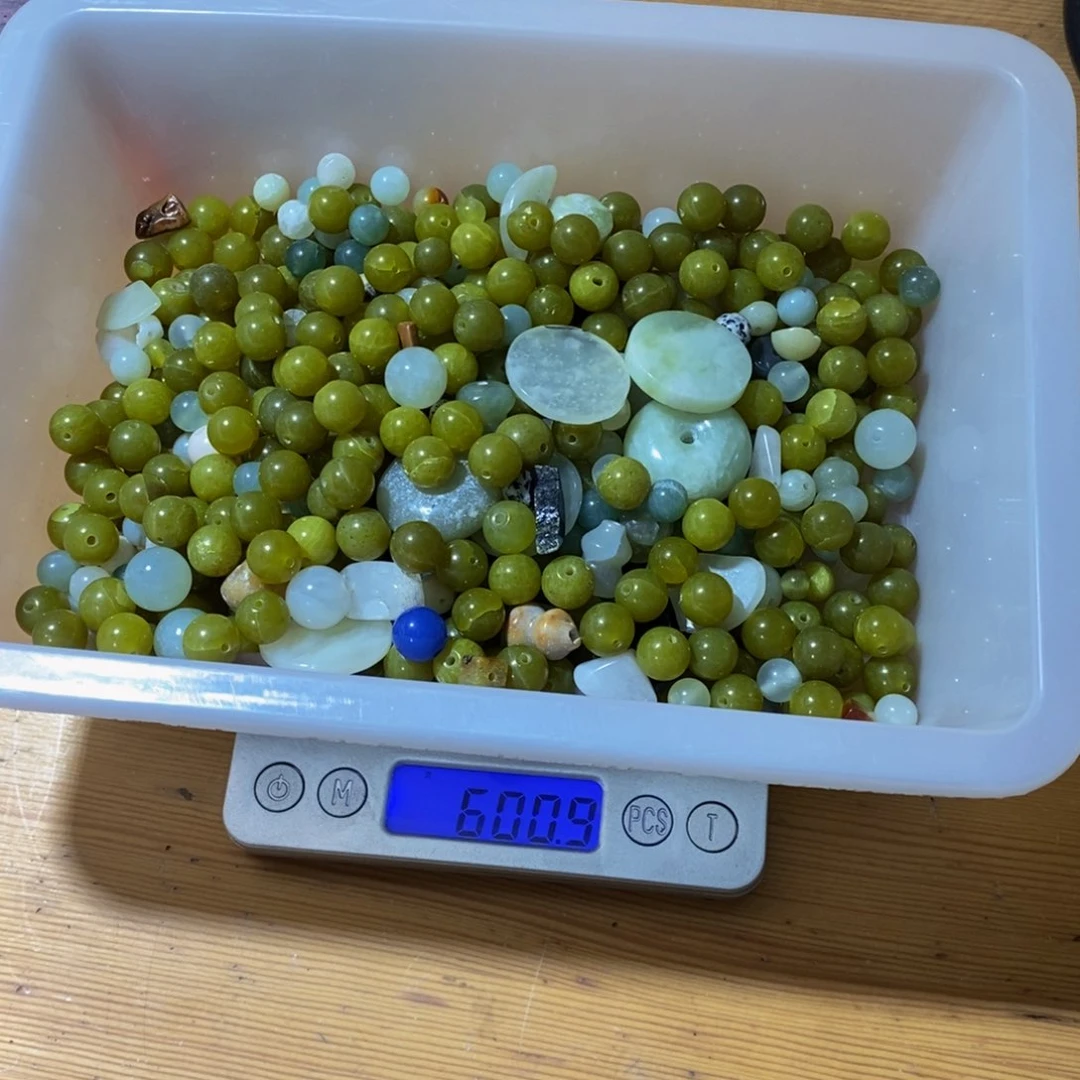 蛇纹石玉未镶嵌颈饰99