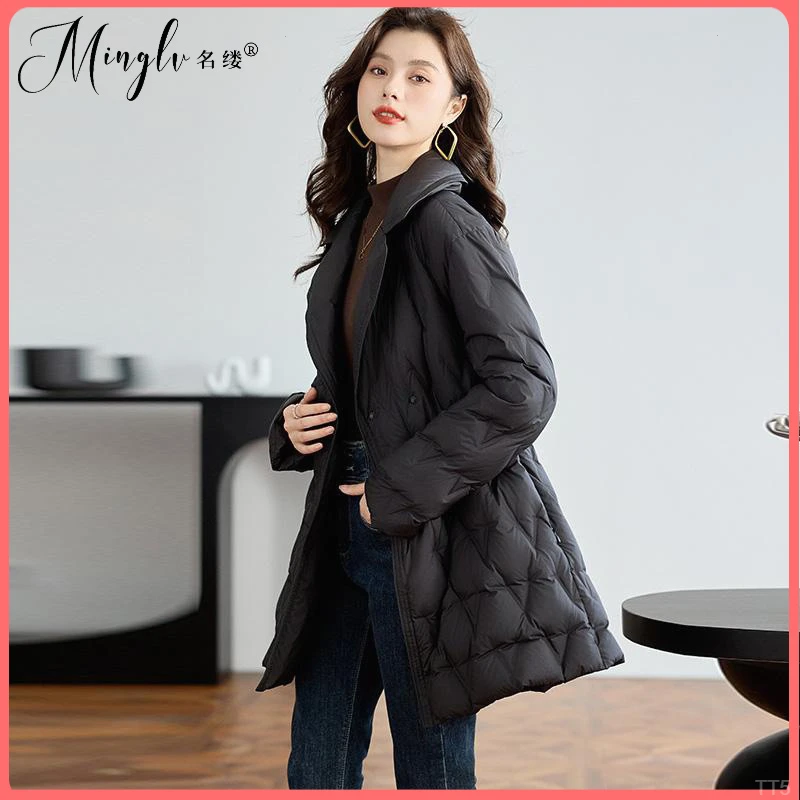 名缕品牌高级感黑色西装领羽绒服女冬小个子收腰修身气质中长外套