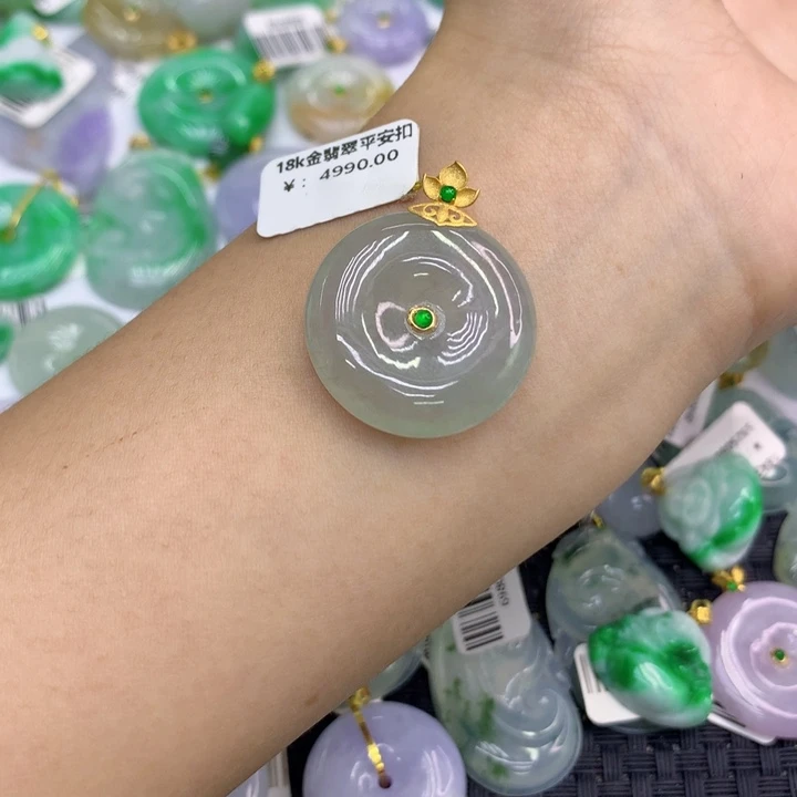 翡翠18K金镶嵌颈饰111111111111