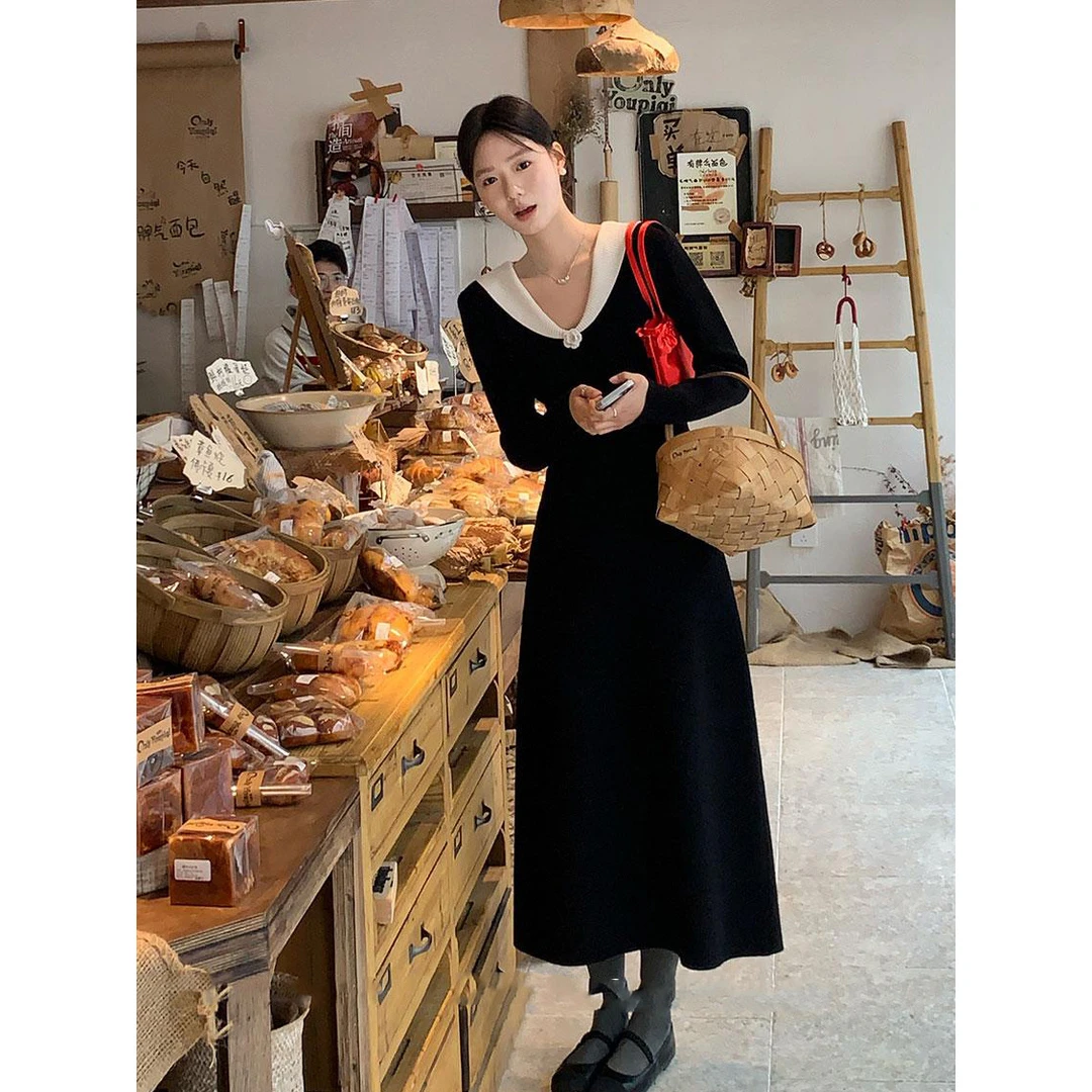 已到货法式优雅黑色V领针织连衣裙高级感气质收腰显瘦长裙子女