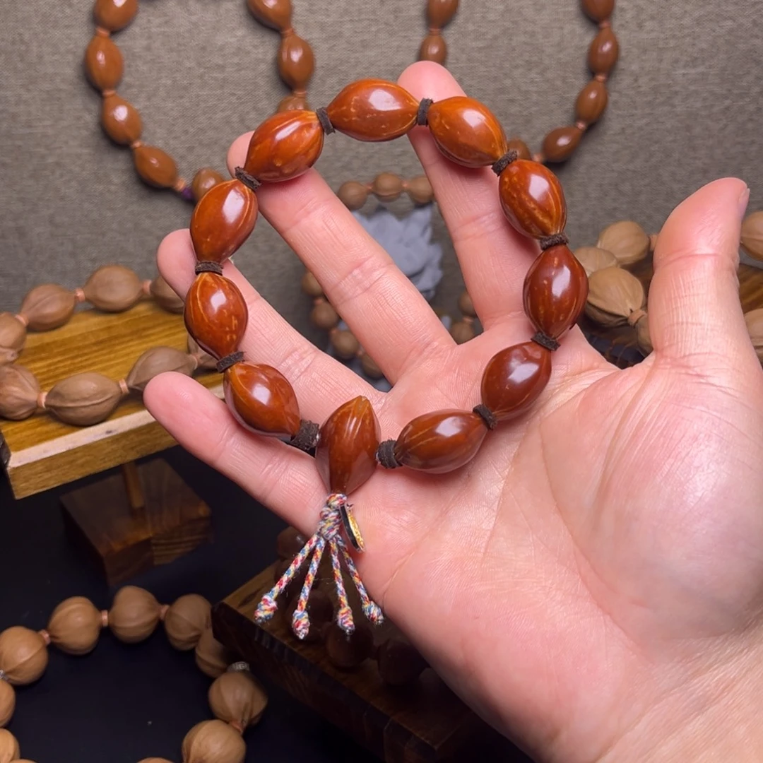 橄榄核手串/手链鸡血红