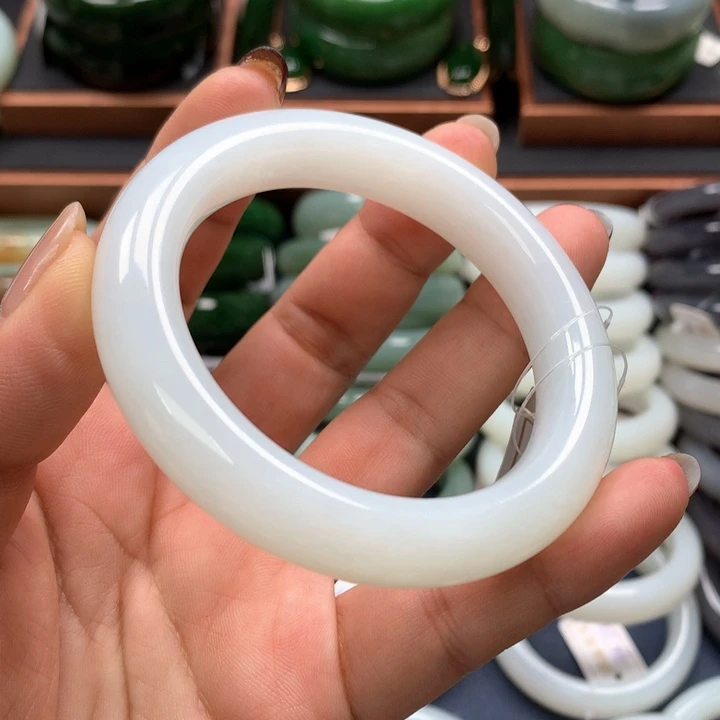 【闪购商品】未镶嵌手镯和田玉