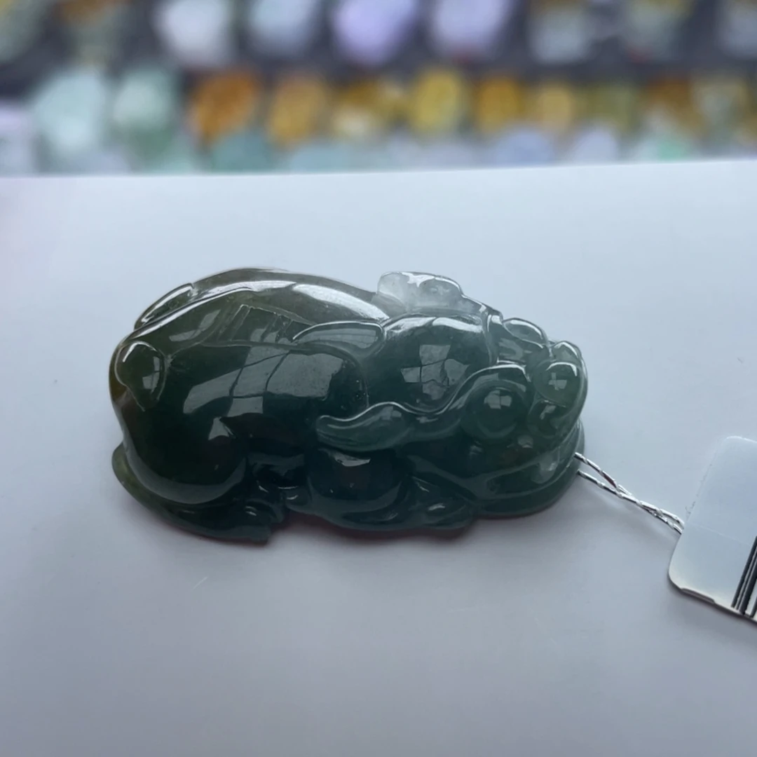 翡翠颈饰未镶嵌貔貅