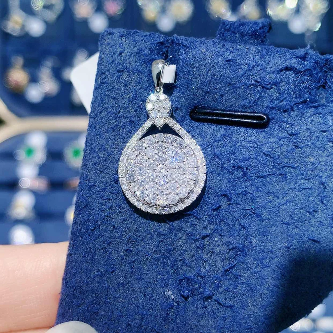 【闪购商品】吊坠(不含链)铂Pt850镶嵌钻石水滴吊坠