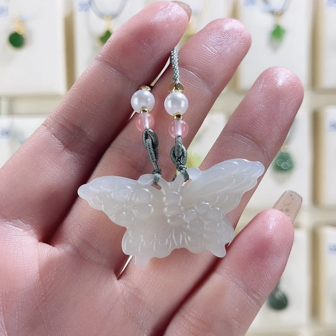 和田玉（糖玉）未镶嵌颈饰蝴蝶